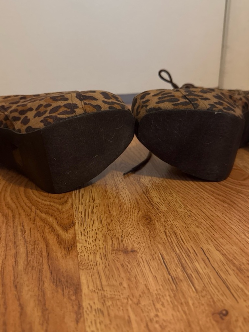 Breckelle’s Leopard Print Spike Stud Platform Ankle Boots Heels Size 7.5 - Picture 3 of 7